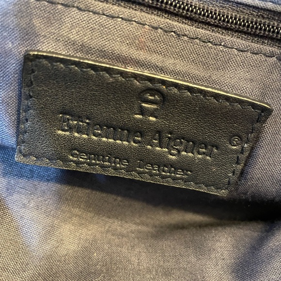 Black/Navy Quality Leather Vintage Etienne Aigner Hand Bag with Gold Accents - Picture 7 of 17